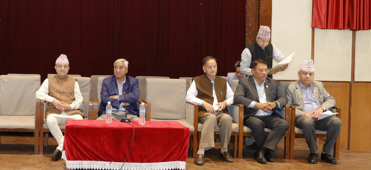 सरकार एकतर्फी ढंगले अघि बढिरहेको र कांग्रेसको कुरा नसुनेको भन्दै सांसदहरुको असन्तुष्टी