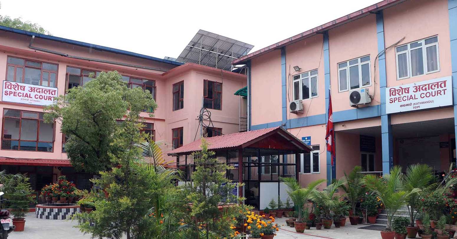 जिल्ला प्रशासन कार्यालयका नासुलाई एक महिना कैद